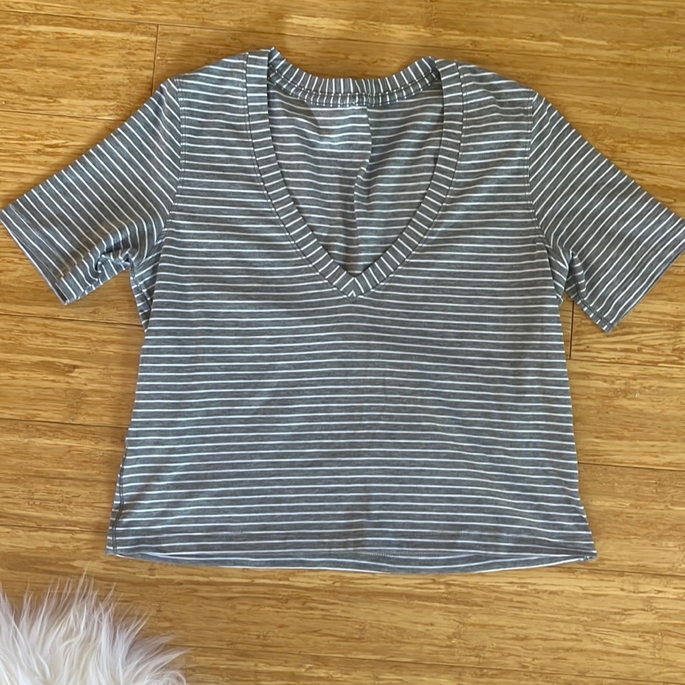 Size 6 cropped tshirt